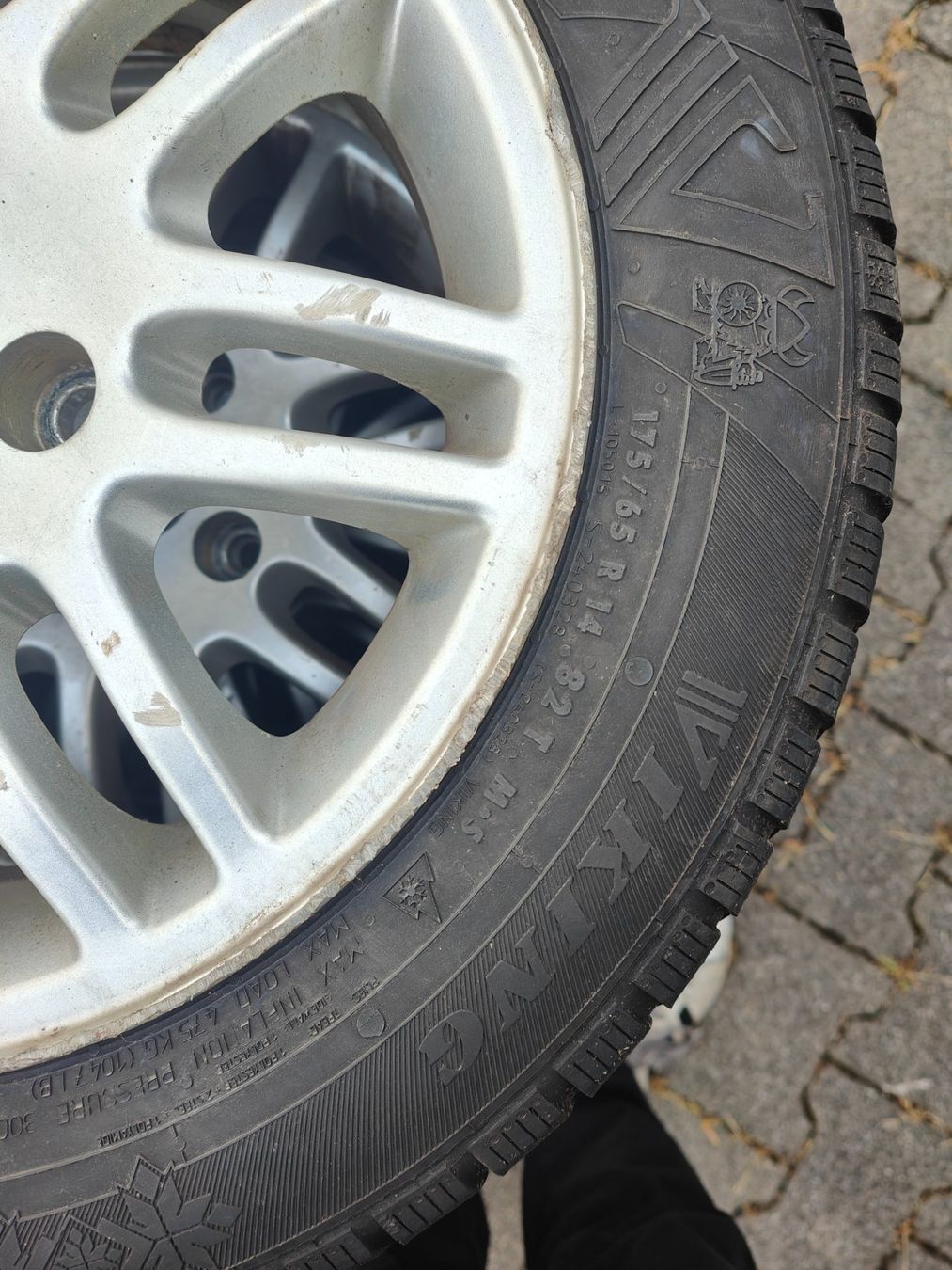 Peugeot Pneus & Kompletträder: Peugeot Winterräder – Gebraucht aus Oberengstringen von Reifen-Lagerverkauf 3