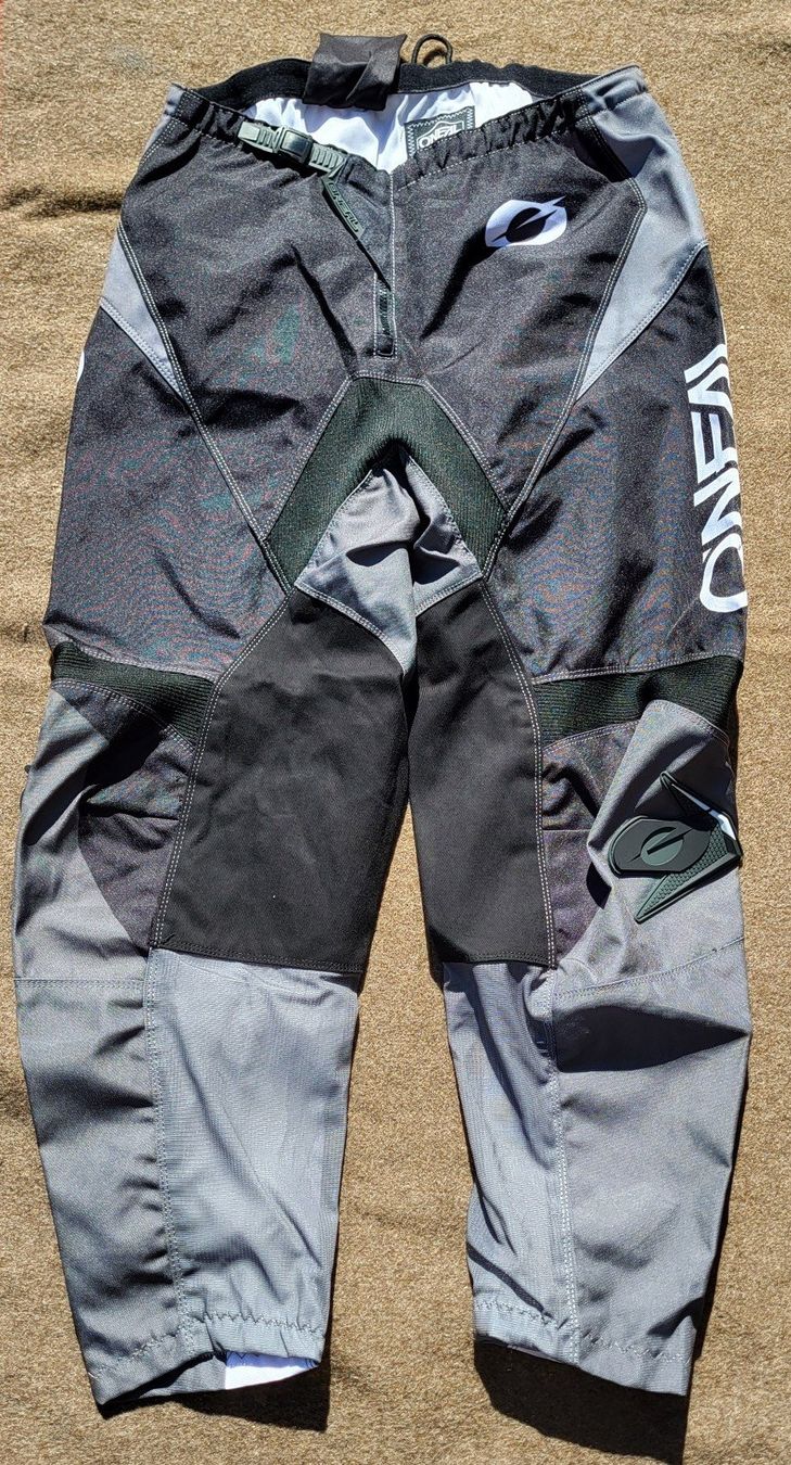 Pantalons: ONEAL Downhill Hose, Gr. 36 – Neuf (Voir description) à Frutigen par Sklossner