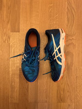 Hallenschuhe Turnschuhe Asics 46