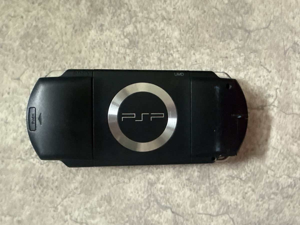 Sony Konsolen: Psp 1004 – Gebraucht aus Fribourg von dio_79ds 2