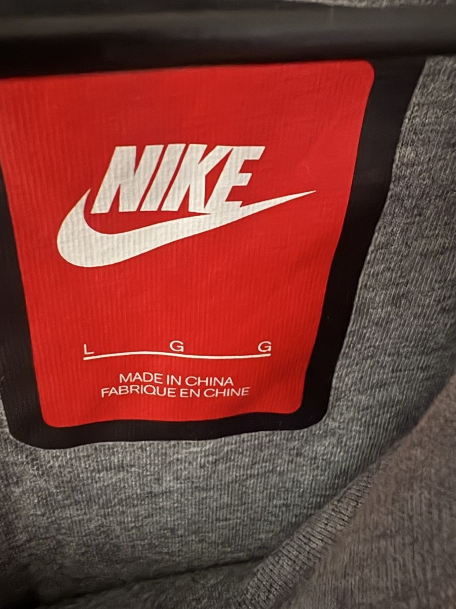 Nike Maglioni & Felpe: Nike Pullover, Gr. L, Grau/Schwarz Camouflage Muster Top – Usato da Bern venduto da Princesse_Stephanie 3