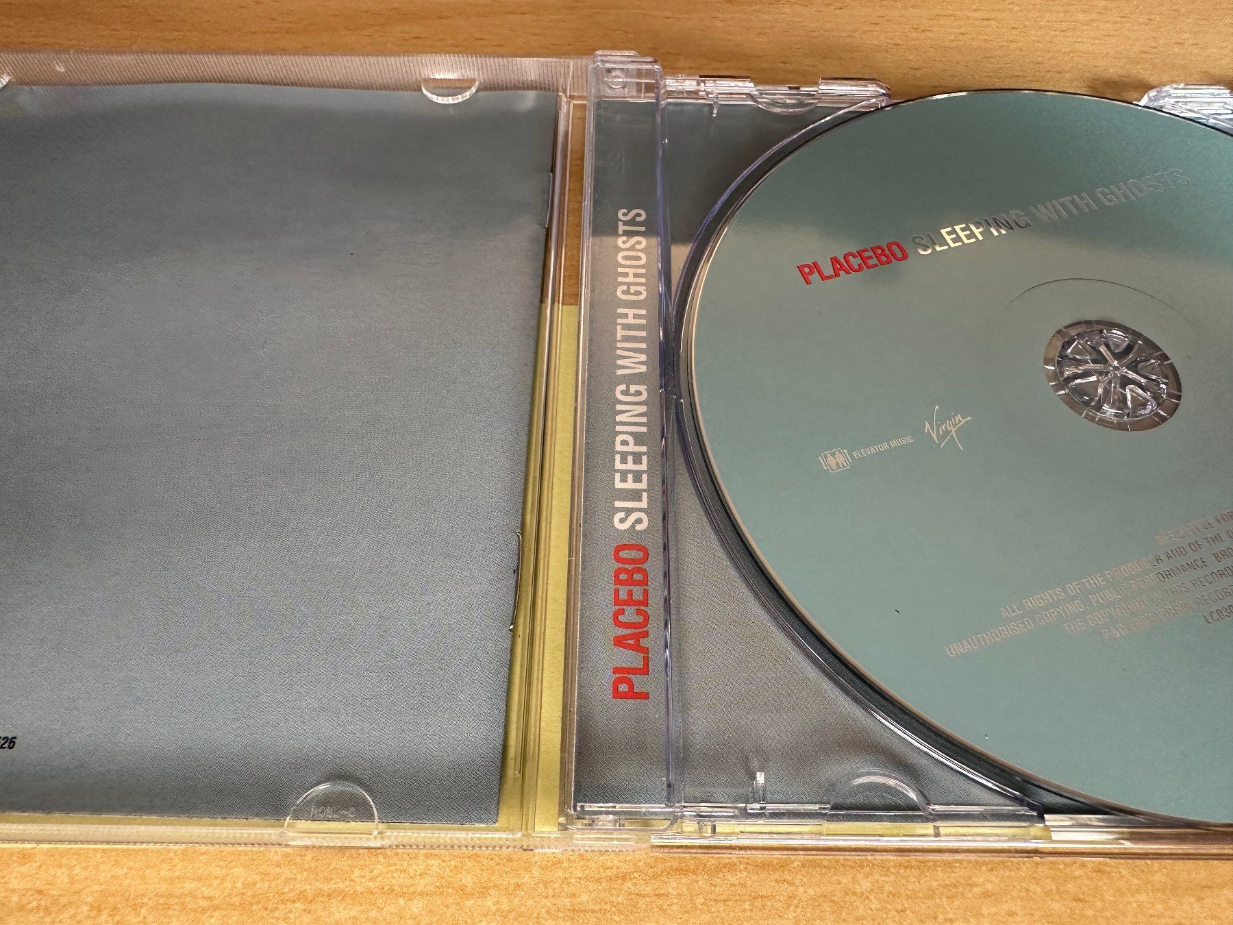 CD: Placebo – Sleeping With Ghosts – Usato da Rikon im Tösstal venduto da Alpenmutz 2