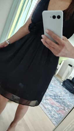 lässiges schwarzes Kleid