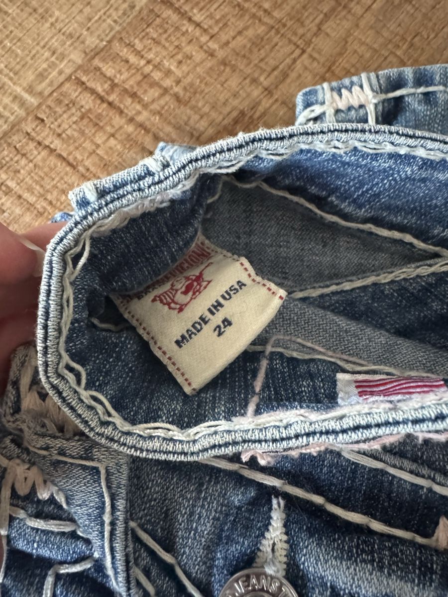 True Religion Jeans: True Religion Jeans 4 Stück Grösse 24 – Usato da Wünnewil venduto da Grinch... 1