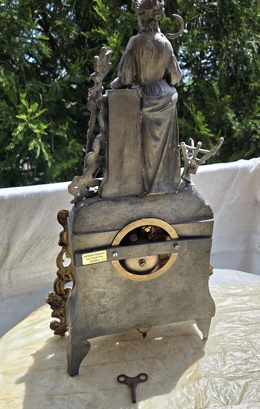 Stand- & Wanduhren: Statue antique Pendule – Gebraucht aus Penthalaz von EvandroLuz 1