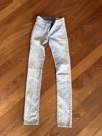 Diesel Jeans Livier Super Slim hellblau Grösse W24