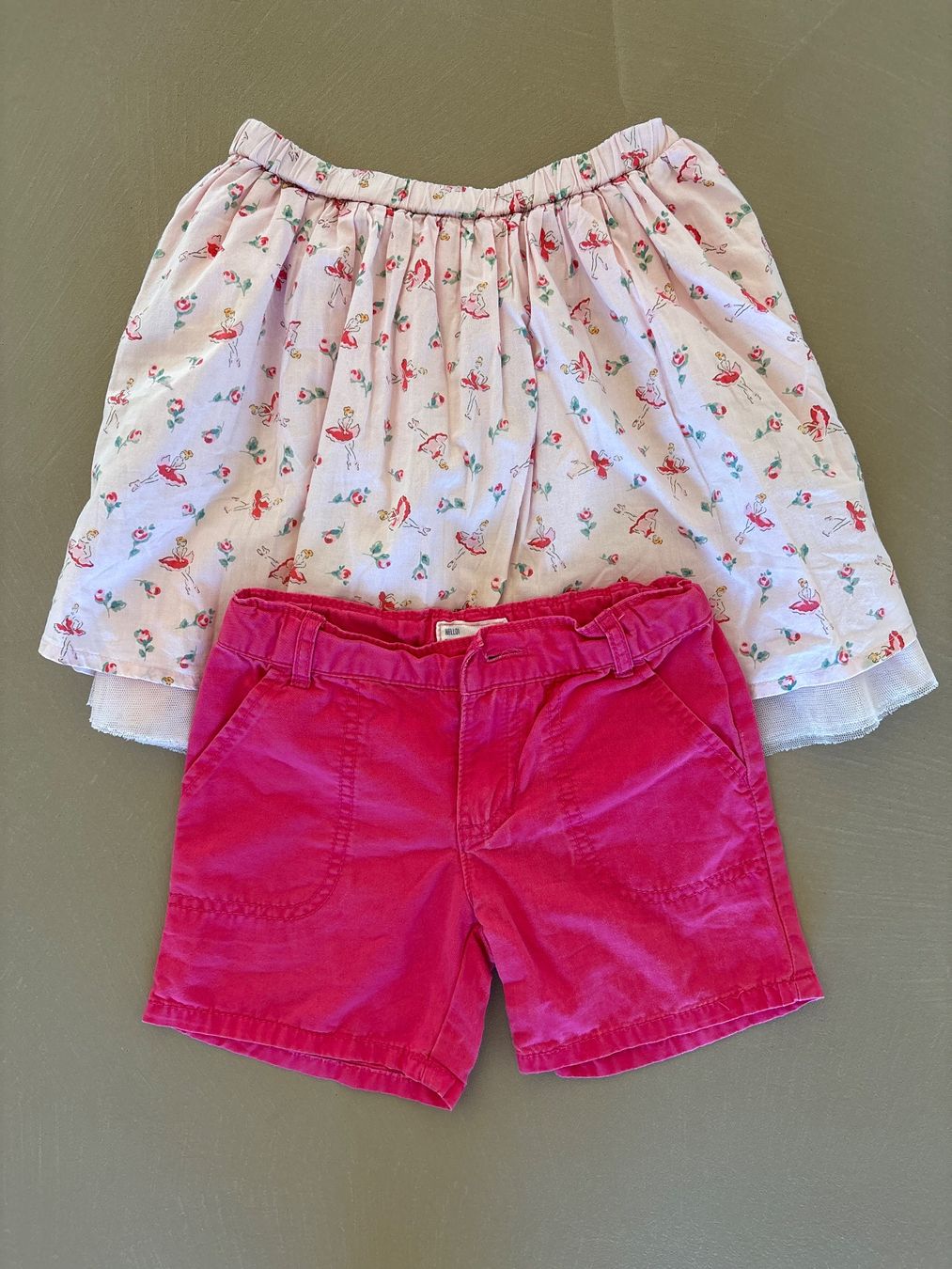 Lotti & Set di vestiti: 2 Mädchenoutfits, Grösse 4-6 Jahre – Usato da Aesch BL venduto da snezienka53 4