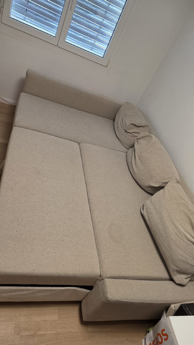 Ikea Divani: Bettsofa Friheten beige / hellgrau – Usato da Wangen b. Olten venduto da Bachweg04 1
