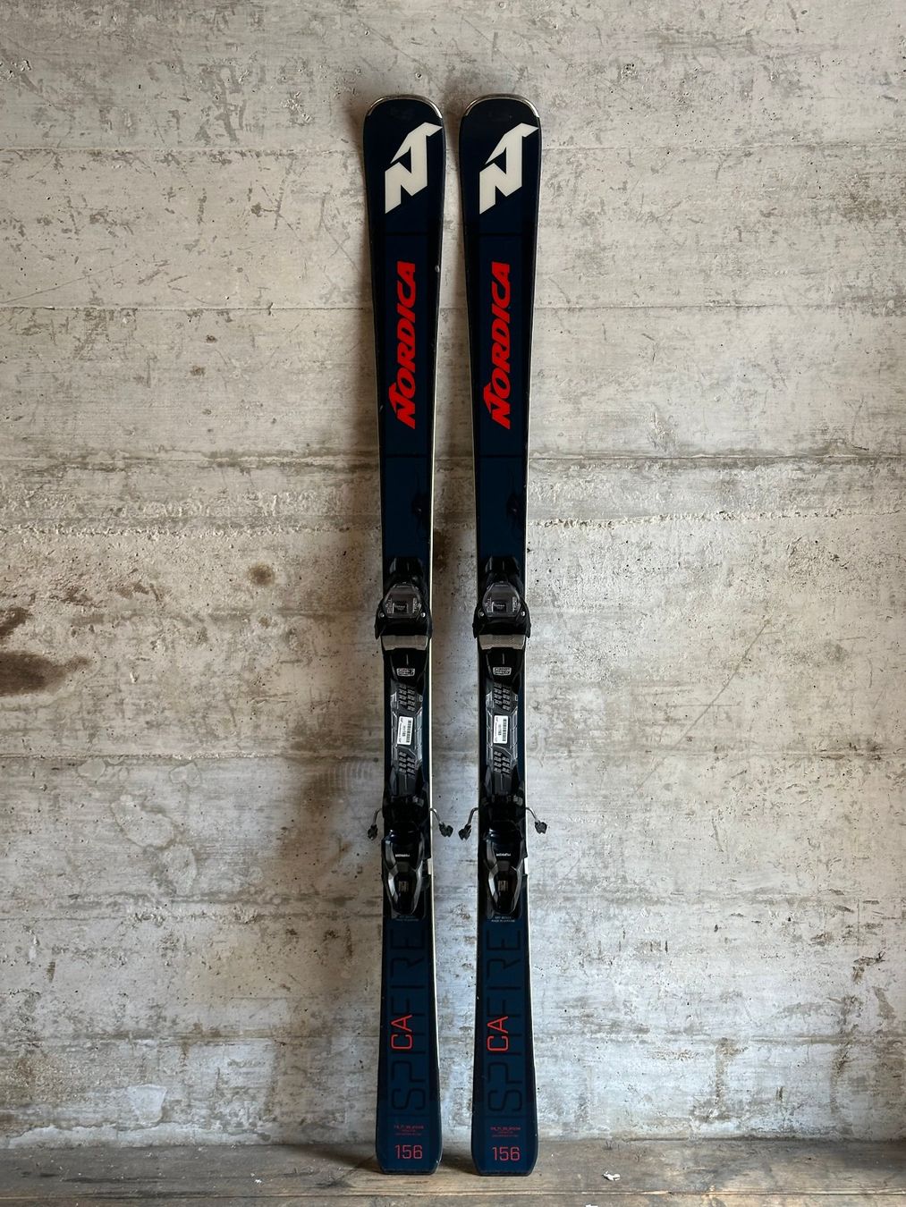 Nordica Sci: Nordica Spitfire Ski 156cm – Usato da Emmenbrücke venduto da karkarkar