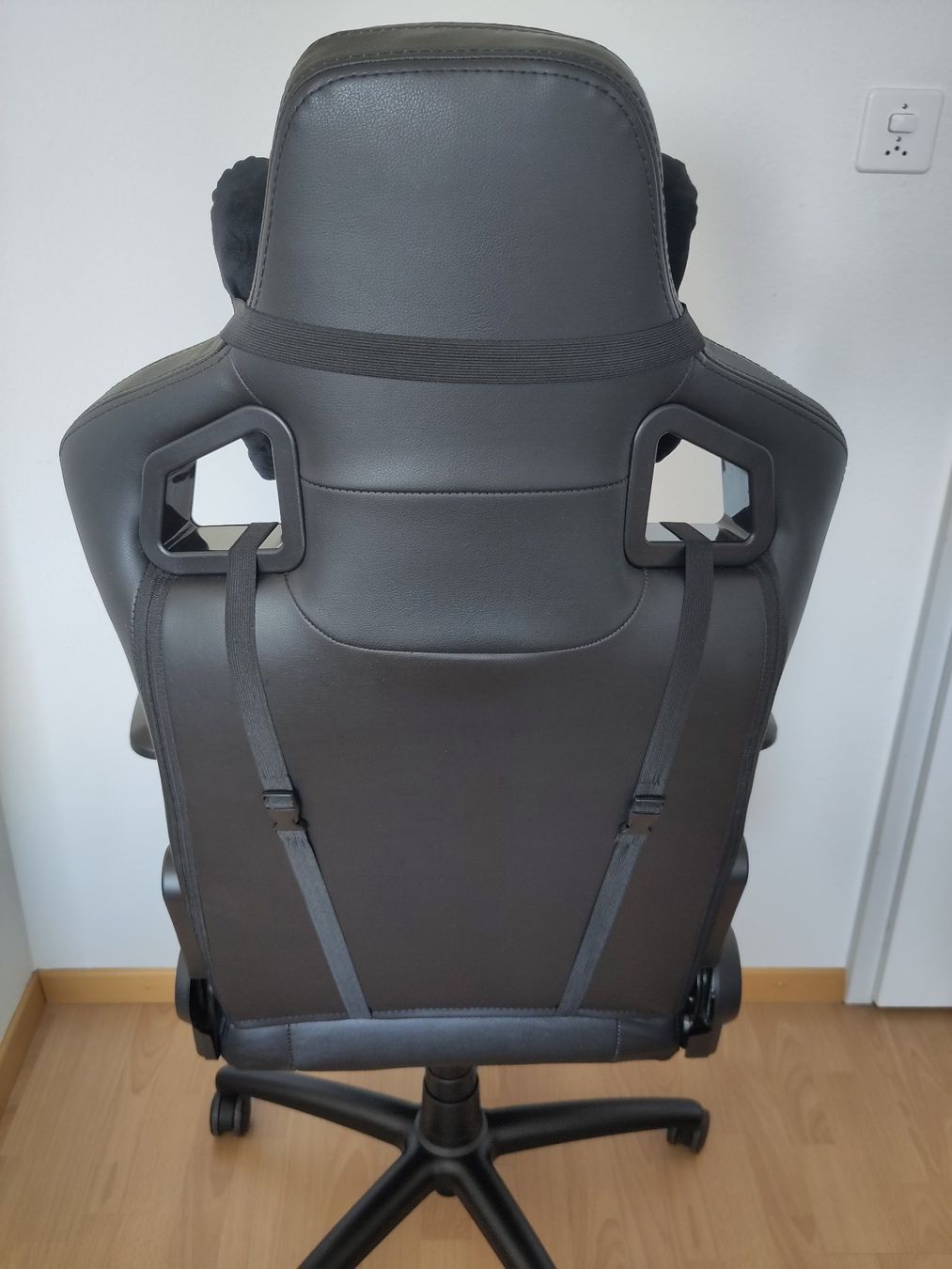 Noblechairs Sedie: noblechairs EPIC Echtleder – Usato da Wil SG venduto da GaramBar 1