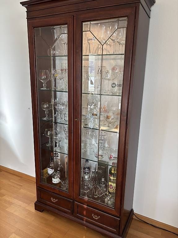 Vitrinen: Vitrine der Edelmarke Selva – Gebraucht aus St. Gallen von iph_2nv2