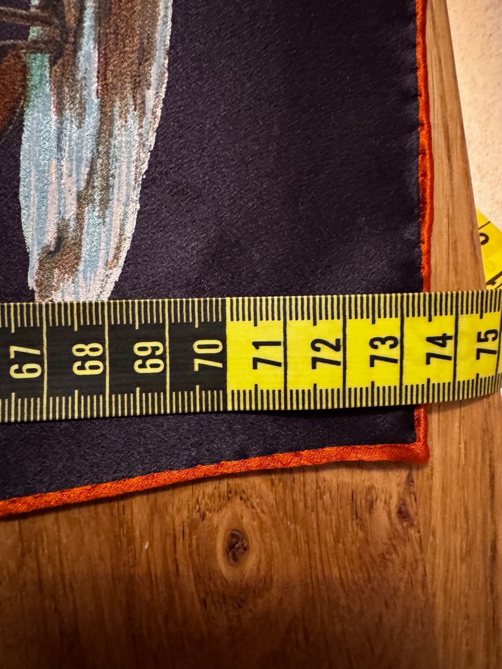 Fabric Frontline Foulards, Tücher & Schals: NEU Fabric Frontline Foulard Seide klassisches Tuch – Neu und originalverpackt aus Faulensee von Liebes_Kind_2019 3
