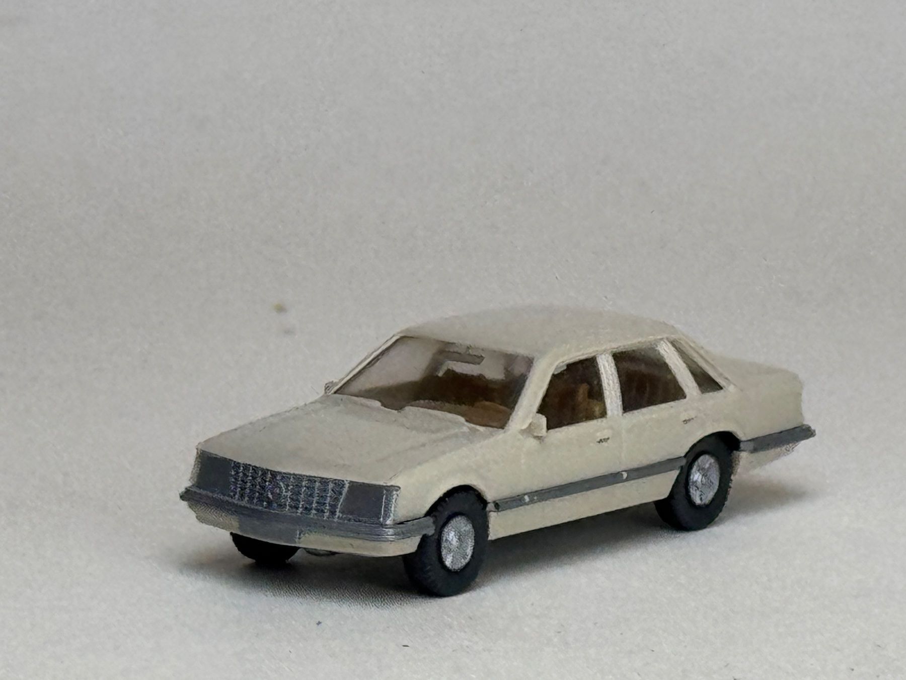 Modellini d'auto: Opel Senator hellelfenbein – Usato da Elm venduto da Wikmtz