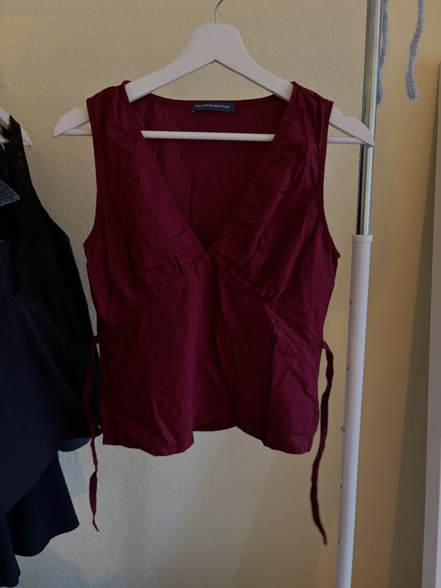 Brandy Melville Tops: Top von Brandy Melville – Gebraucht aus Basel von pau_w9yw 4