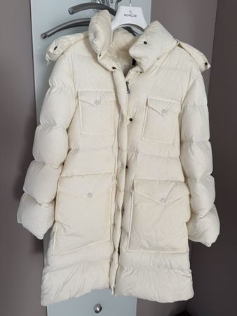 Moncler Daunenjacke weiss mit Kapuze guter Zustand