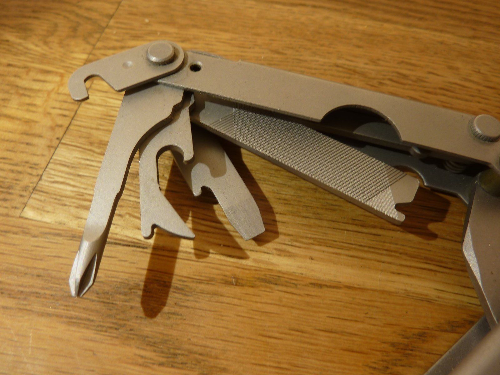 AC-DC Tutti gli attrezzi: Profi Star Quality – Tools Multitool Zange Ungebraucht – Usato da Hochfelden venduto da swissice 2