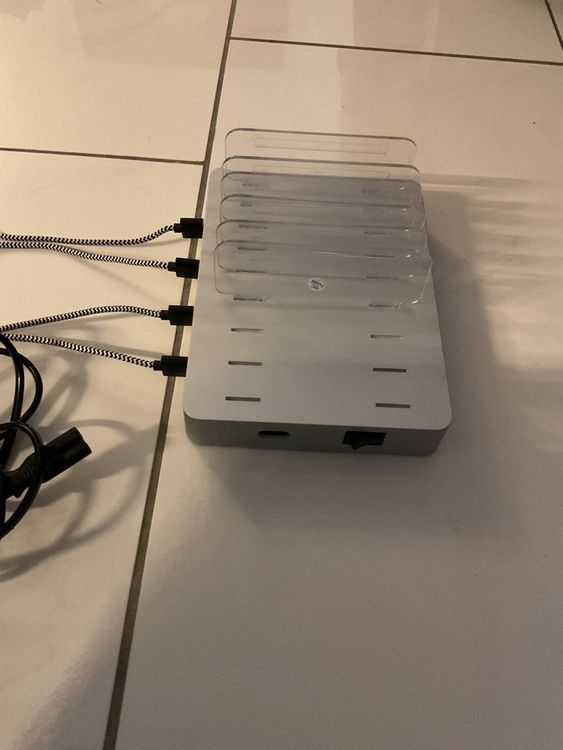 Ladestation für I-Pad und I-Phone 2