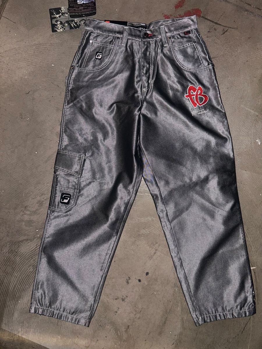 Fubu Hosen: FUBU SILVER PANTS – Neu und originalverpackt aus Sennhof von spider605
