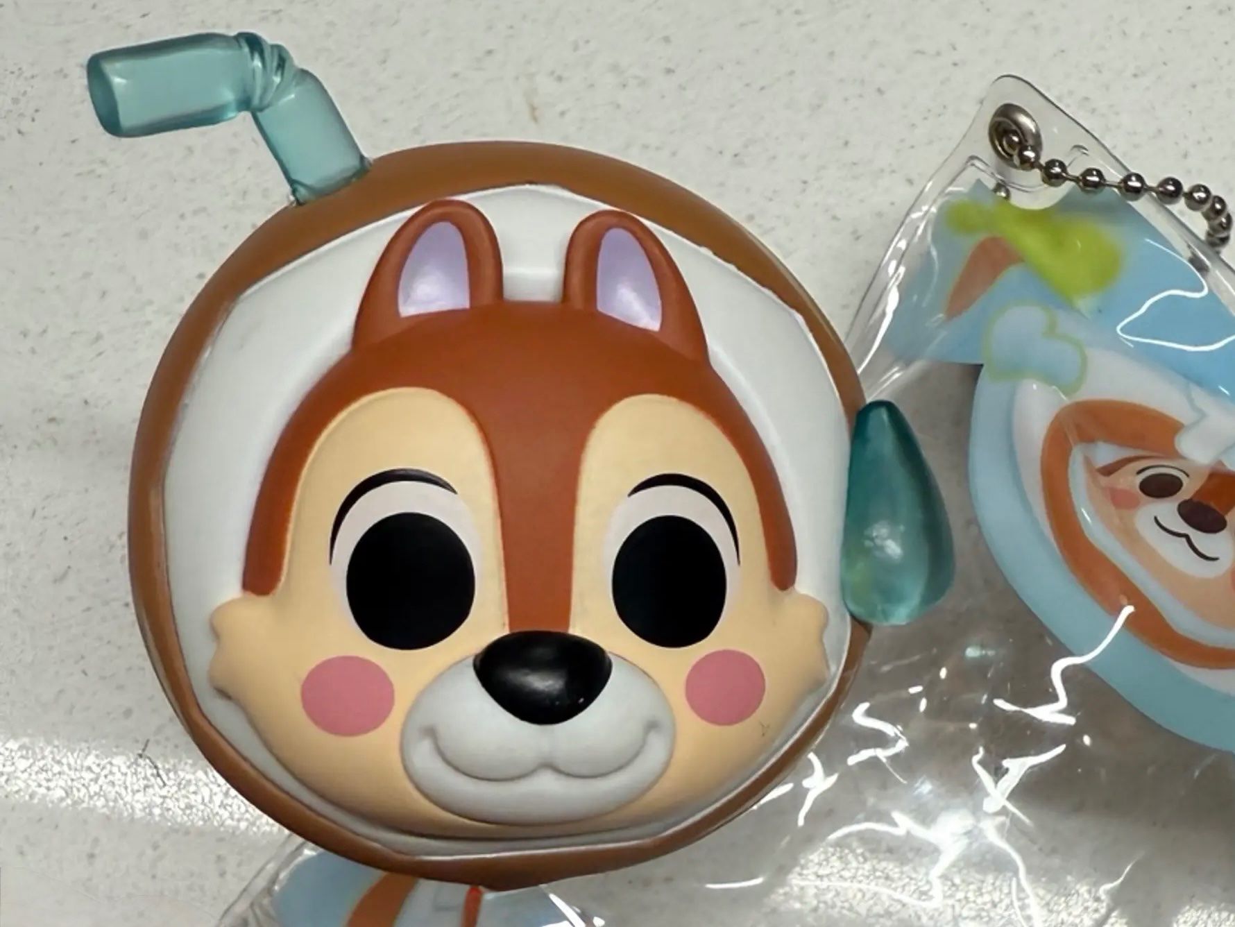 Disney Figuren: MINISO Disney Chip Coconut Figur – Gebraucht aus Zollikon von Krenapf