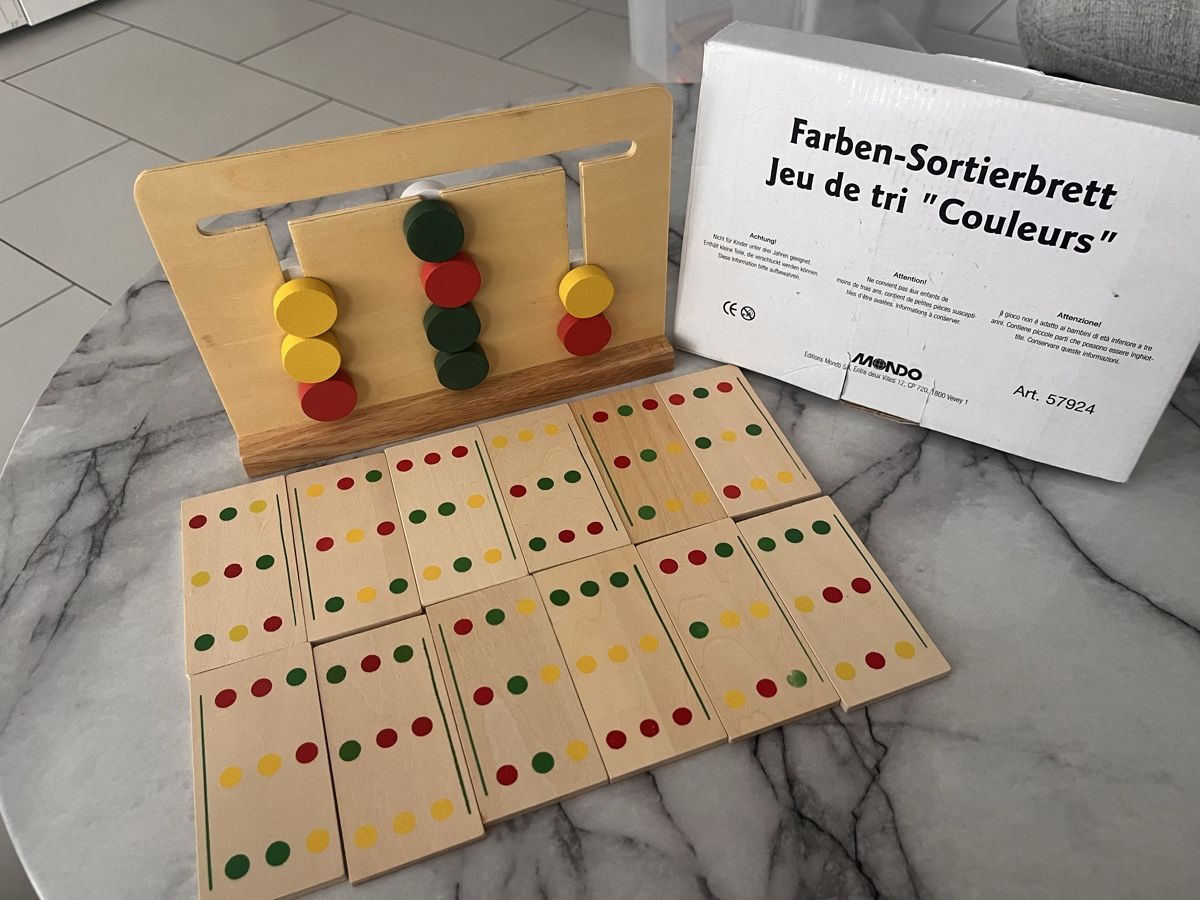 Giochi: Farben Sortirbrett aus Holz – Usato da Brüttisellen venduto da lilien2012