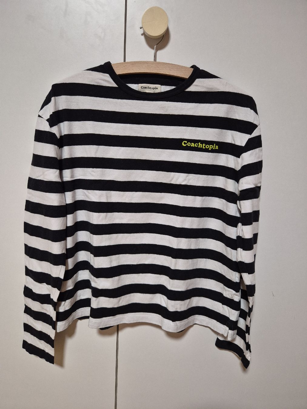 Pulls & Sweat-shirts: Sweatshirt  – D'occasion à Sattel par AndreaChina