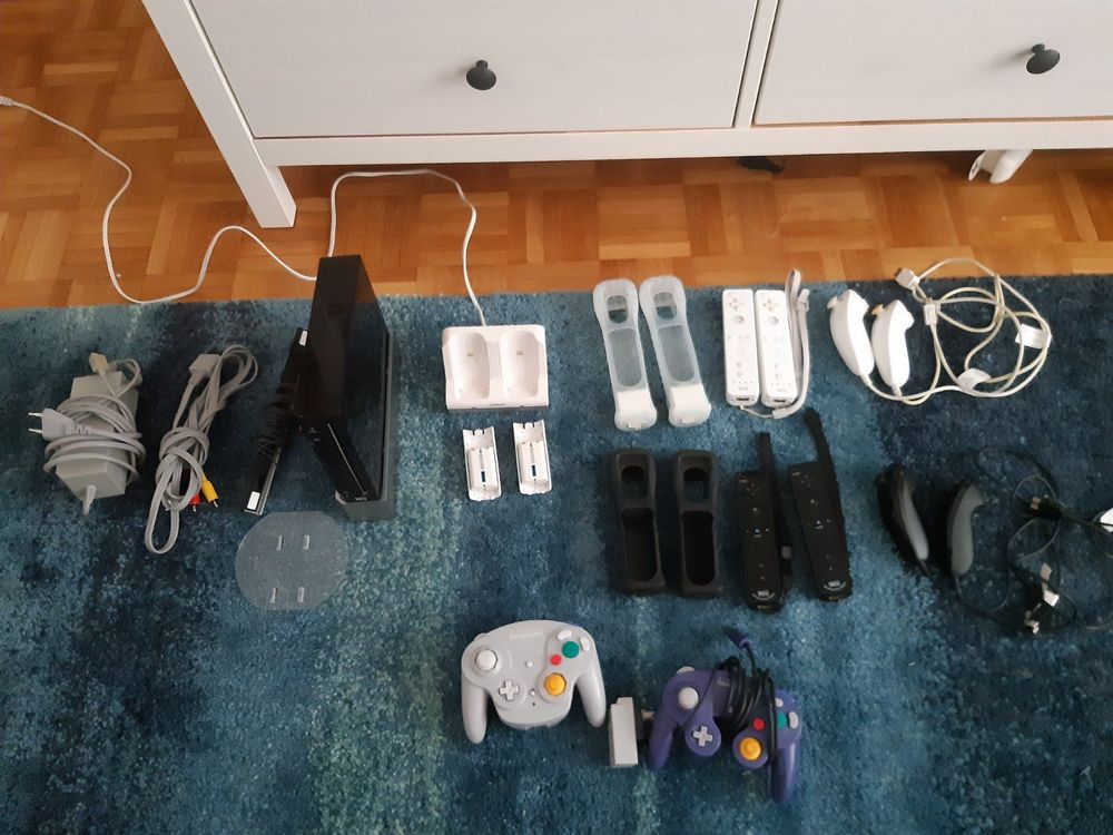 Wii mit 6 Controller und 5 Spielen Kaufen auf Ricardo