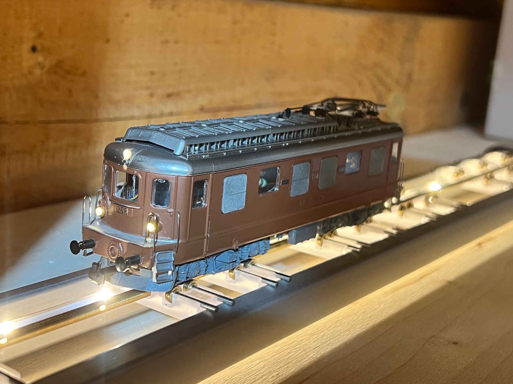 Modellini di ferrovie: Swimo BLS Ae4/4 H0/AC LED Digital – Usato da Geroldswil venduto da TopTrain54 3