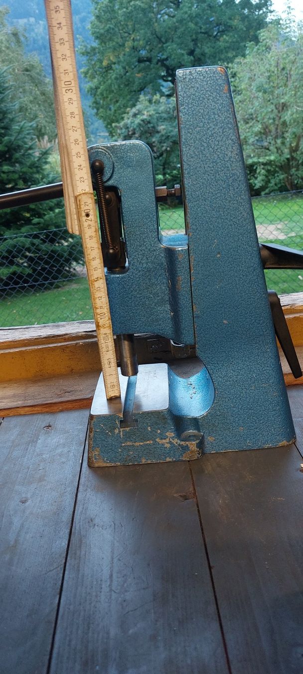 Tous les outils: Kniehebelpress – D'occasion à Giswil par Stocki02 5