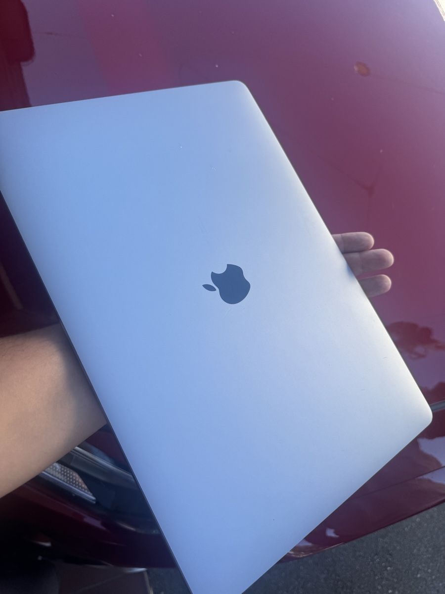 Apple Portables: MacBook Pro 2019 A2141 defekte  – Défectueux à Bern par Picatcho 3