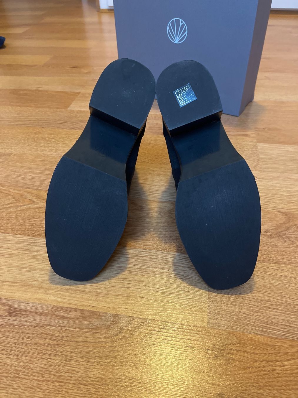 Scarpe da donna: Superbe Coclico bottines - comme neufs - taille 39 – Nuovo (secondo la descrizione) da Genève venduto da fyshbird 3
