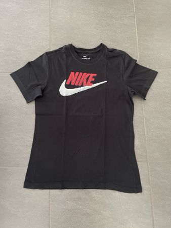 Nike T-shirt