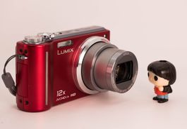 Panasonic LUMIX DMC-TZ7 Digitalkamera – Auffällige rote Edit