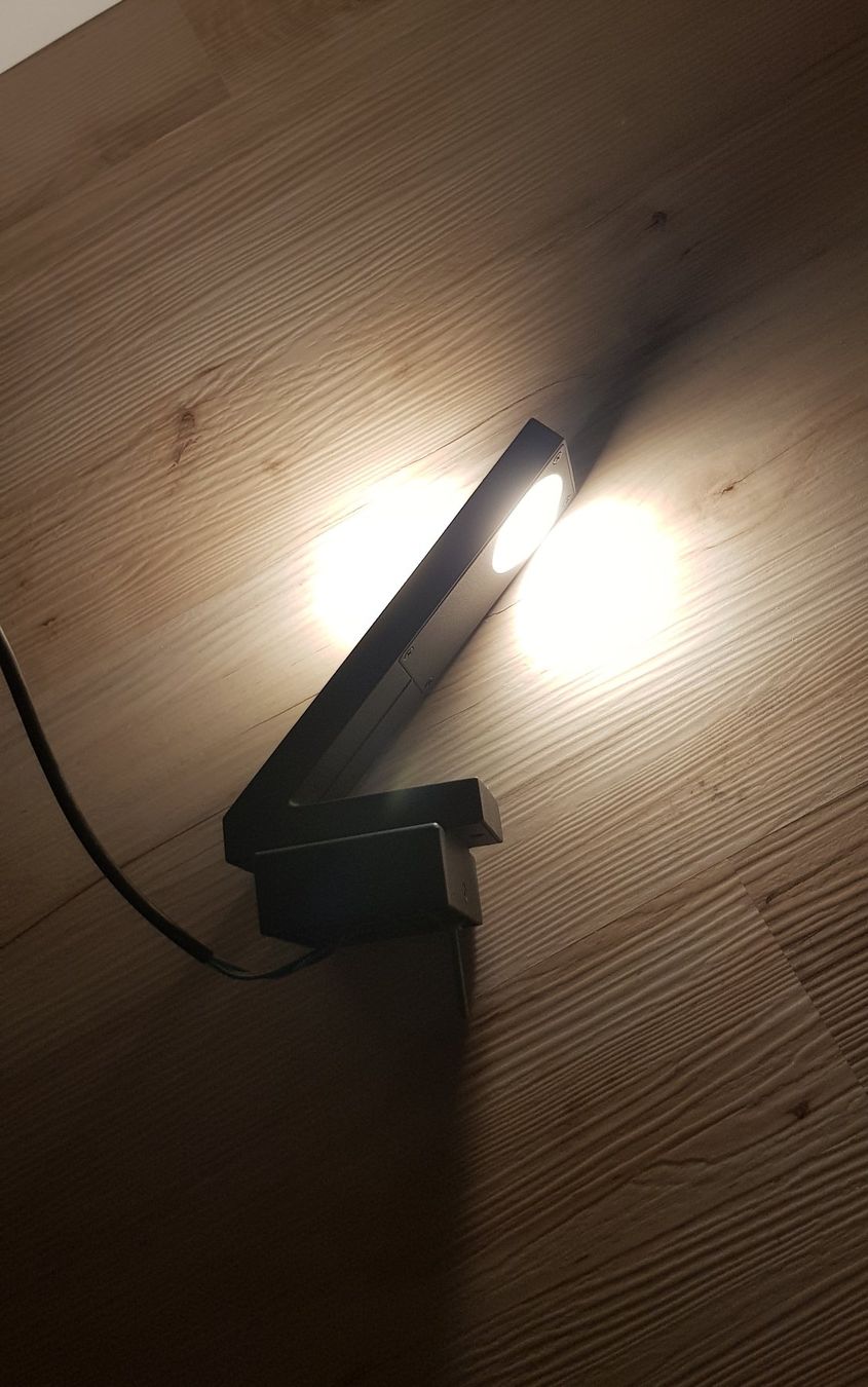 Lampen: Moderne LED-Wandleuchte mit Kabel und Stecker – Gebraucht aus Winterthur von ScooterBE 2