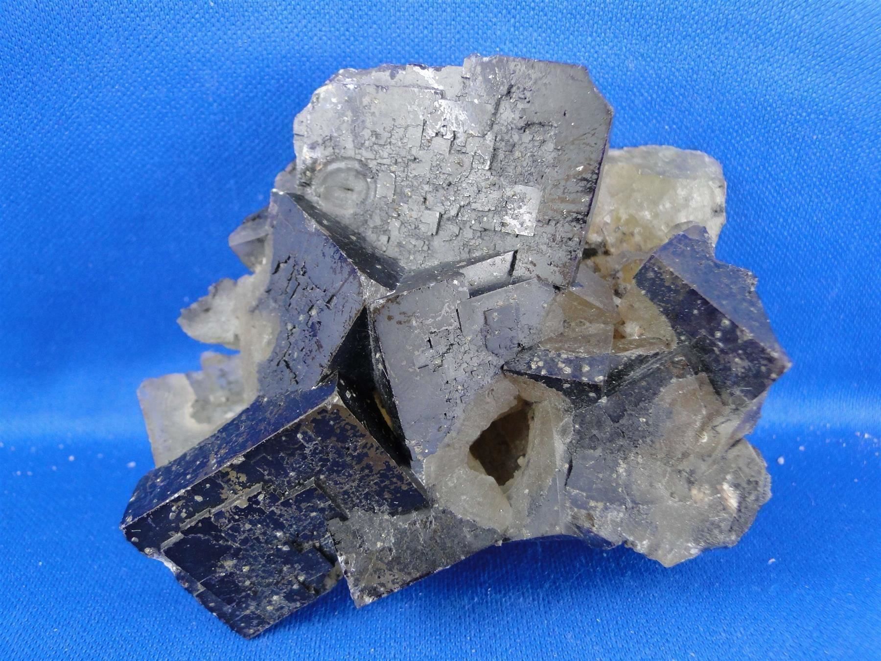 Minerali & Pietre curative: Fluorit – Usato da Schinznach Bad venduto da Demerald