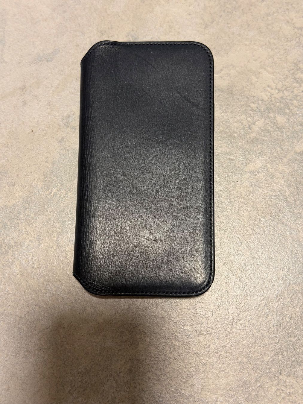 Apple Cover & Protezioni schermo: Original Apple iPhone X Leder Case - Dunkelblau Orginal – Usato da Rupperswil venduto da bar_fbv9