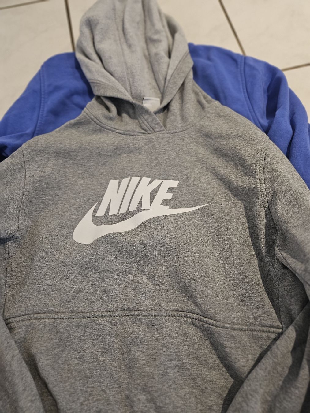 Nike Lotti & Set di vestiti: 3 Nike Pullover – Usato da Pfaffnau venduto da sim_6rqw 1