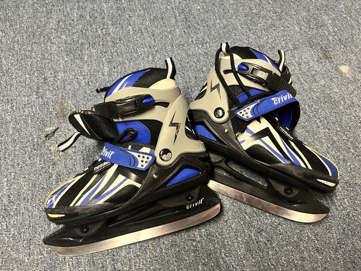 Pattini da ghiaccio: Ice skates : 34/37 – Usato da Zürich venduto da Proton_Slit