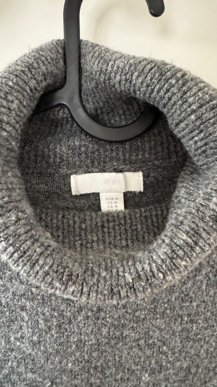 H&M Maglioni & Felpe: Rollkragenpullover grau von H&M, Gr. M. – Usato da Luzern venduto da Ecila007 1