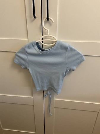 Hellblaues Crop Top 