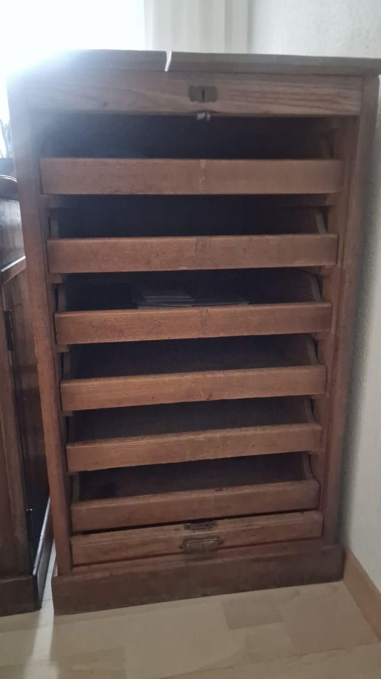 Armadi: Rollladen-Schrank Antik – Usato da Lufingen venduto da jue_72bn 1