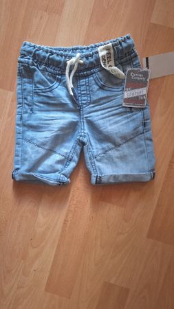 Short en jean neuf avec étiquette, taille 92/98