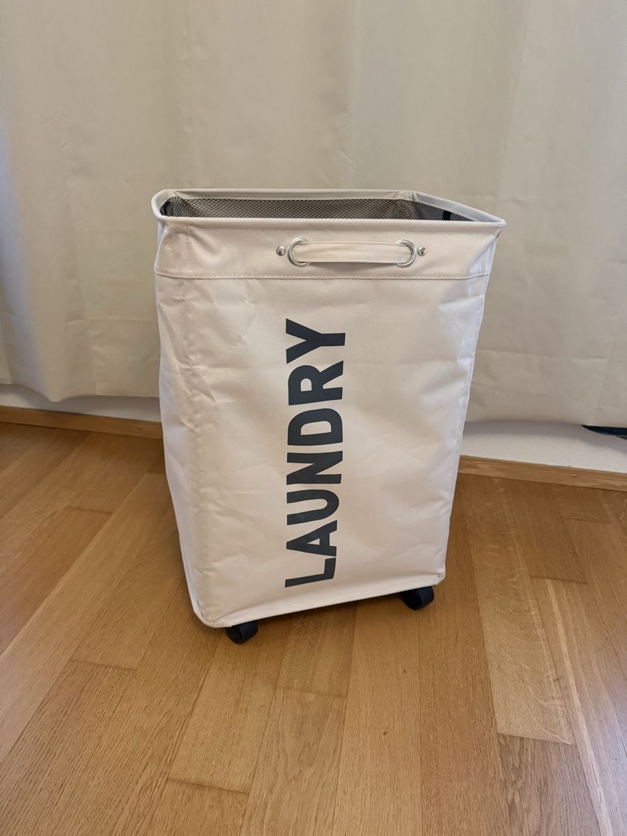 Cesti per biancheria: Laundry basket – Usato da Zürich venduto da mic_bcb5