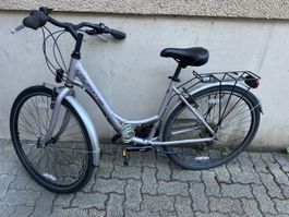 Stadtfahrrad Kalifornien Silber gebraucht Zustand Sattel bes