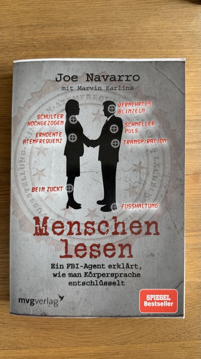 Bücher: Menschen lesen Taschenbuch – Gebraucht aus Gränichen von Buc-ees