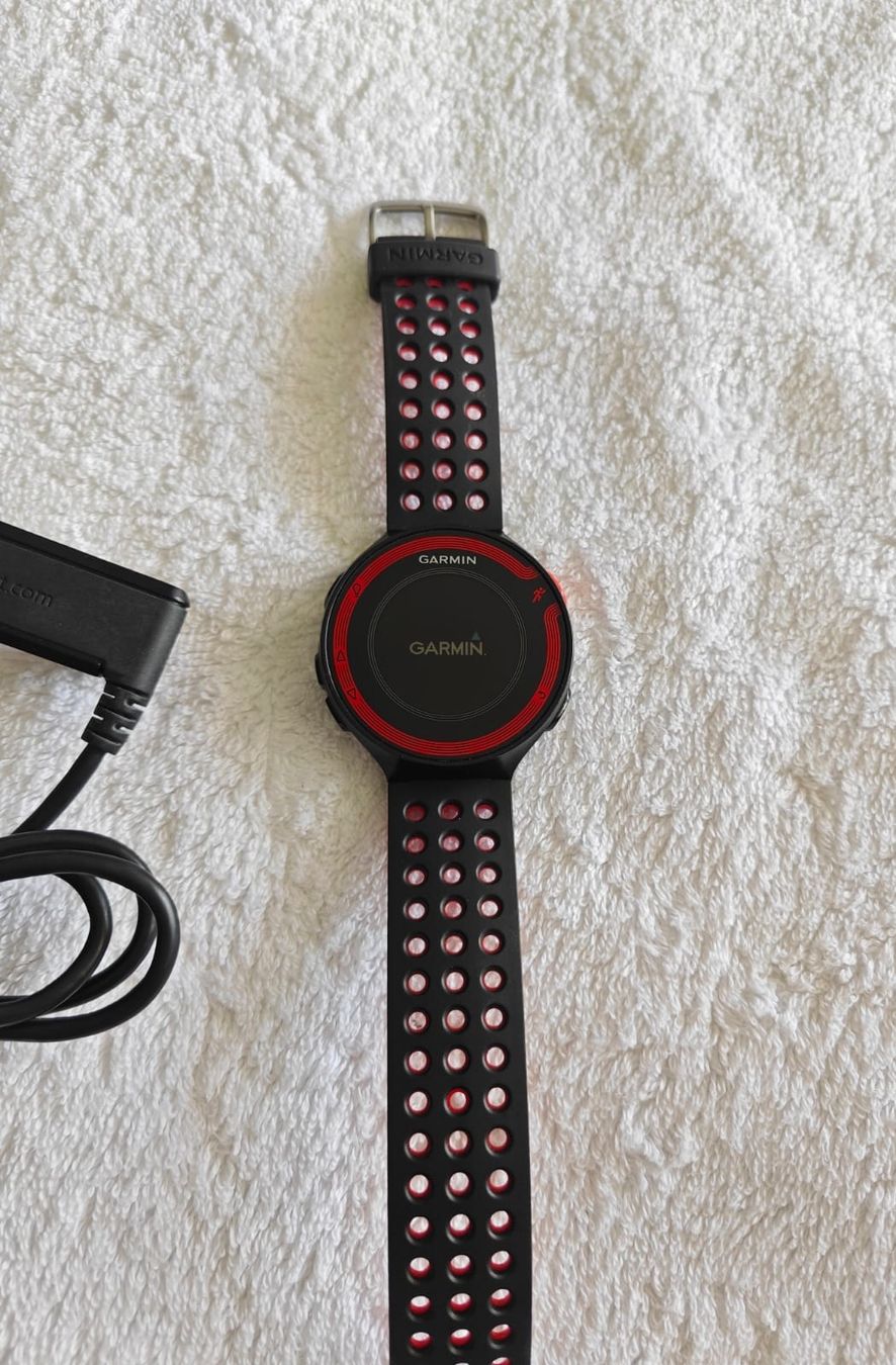 Garmin Smartwatch: Garmin Forerunner 220 GPS-Laufuhr  – Usato da Zollikofen venduto da zar_j67f 4