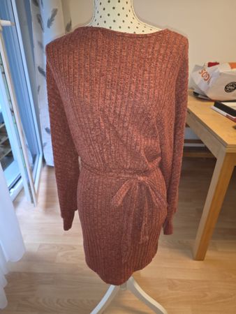 Warmes Strickkleid, Grösse M, Rostbraun - Herbst/Winter 🍂