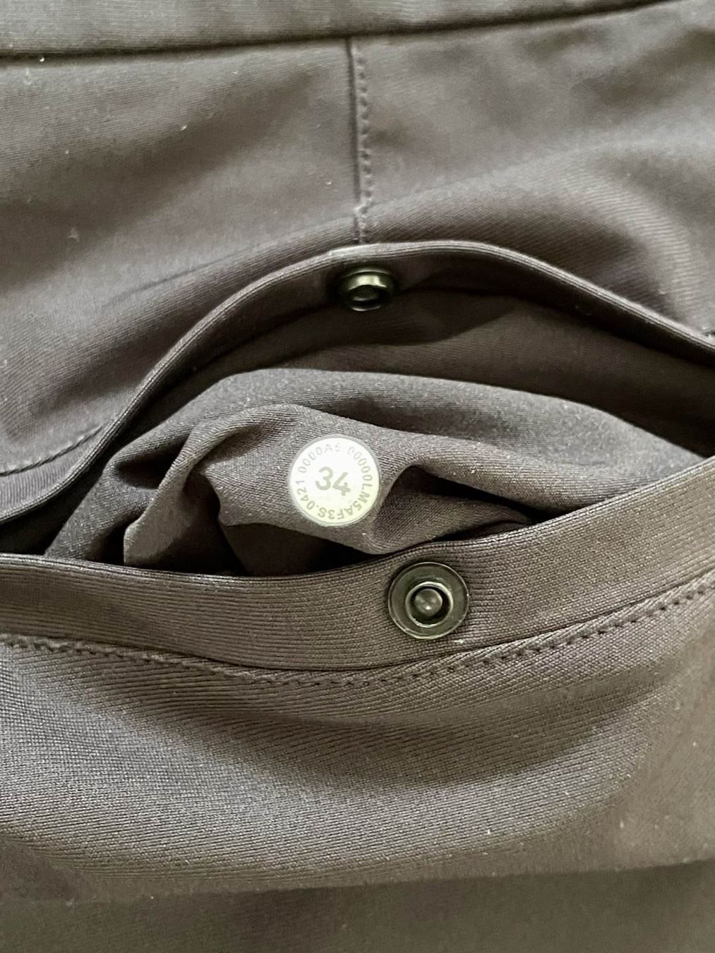 Lululemon Hosen: Golfhose Lululemon – Gebraucht aus Zürich von pba_original 7