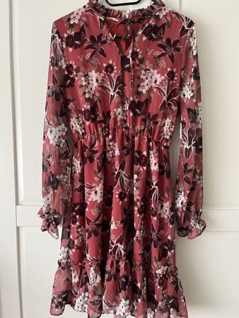 Kleid mit Blumenmuster - Ideal für Herbst.