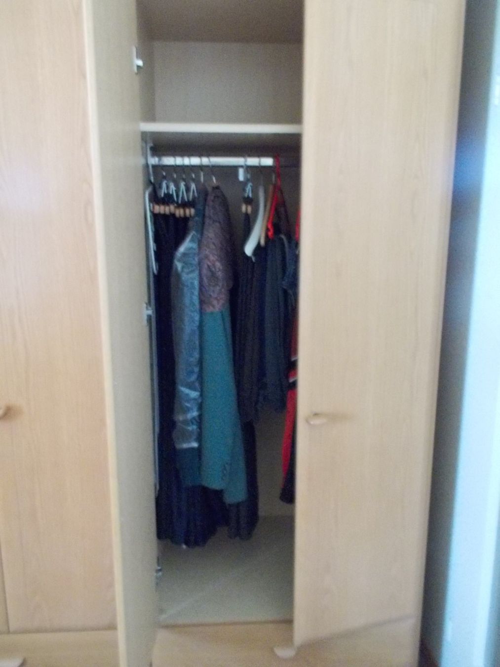 Schränke: 6-Türiger Schrank ohne Kleider – Gebraucht aus Weinfelden von Simalaia 4