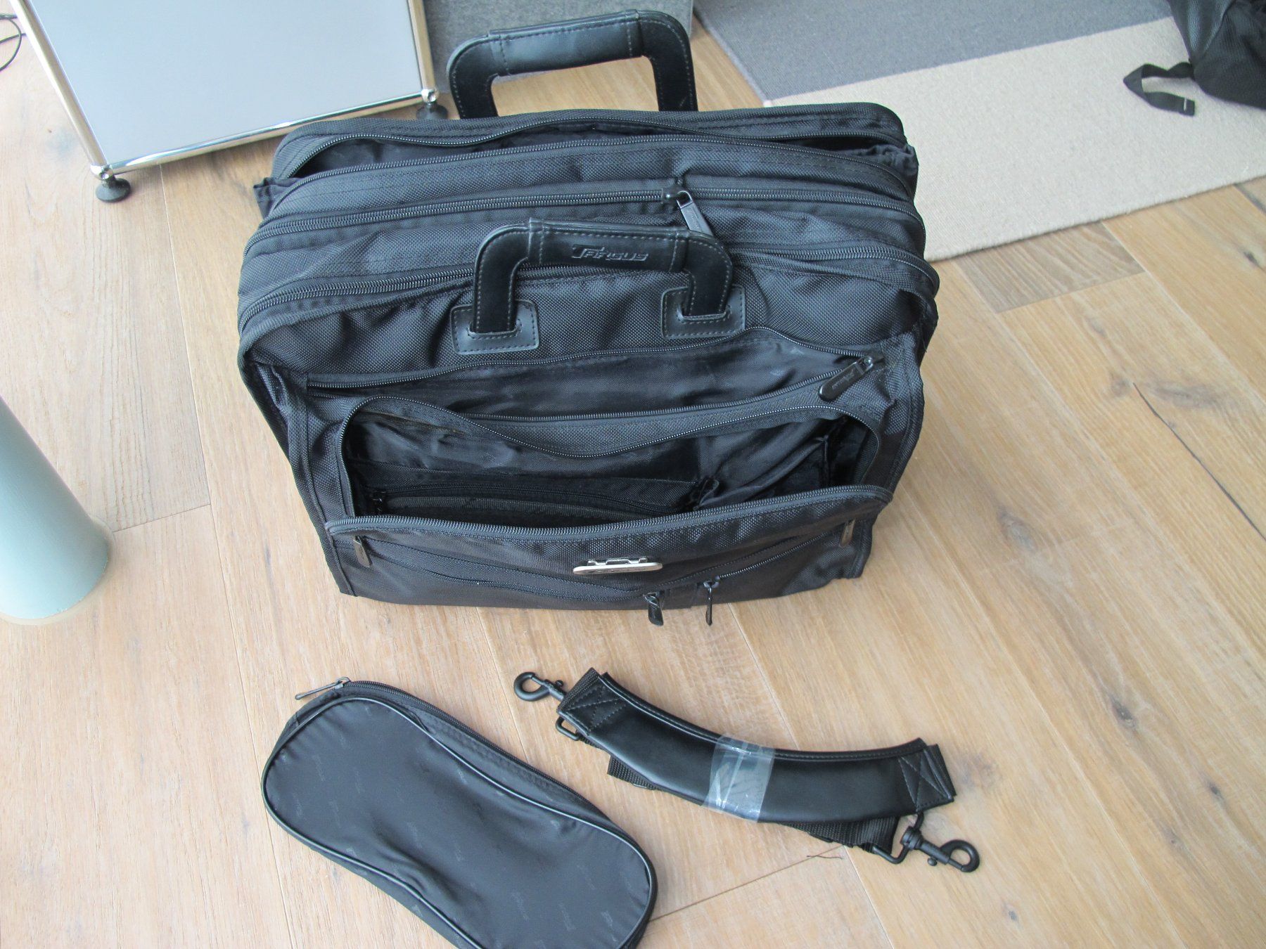 Targus Borse: TARGUS Laptoptasche/Laptoprucksack 15.4'' ONT003EU – Usato da Rheinfelden venduto da zwitschi_09 2